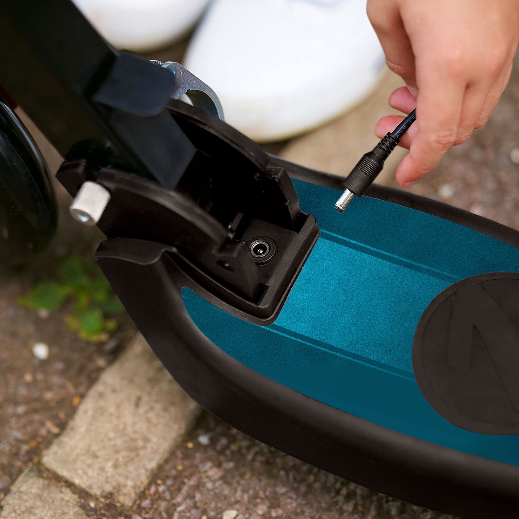 Kids electric scooter with 3-hour charge time and 3.1-mile range for endless outdoor fun