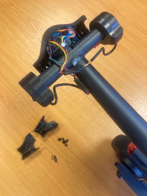 ZINC Eco electric scooter cable connection step 2 - preparing communication cable for installation