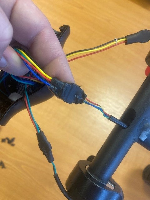 ZINC Eco electric scooter cable connection step 2 - preparing communication cable for installation