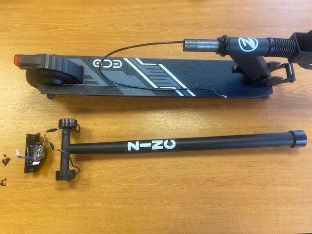 ZINC Eco electric scooter cable connection step 2 - preparing communication cable for installation