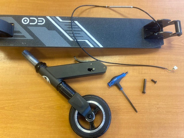 ZINC Eco electric scooter cable connection step 2 - preparing communication cable for installation