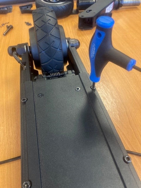 ZINC Eco electric scooter cable connection step 2 - preparing communication cable for installation