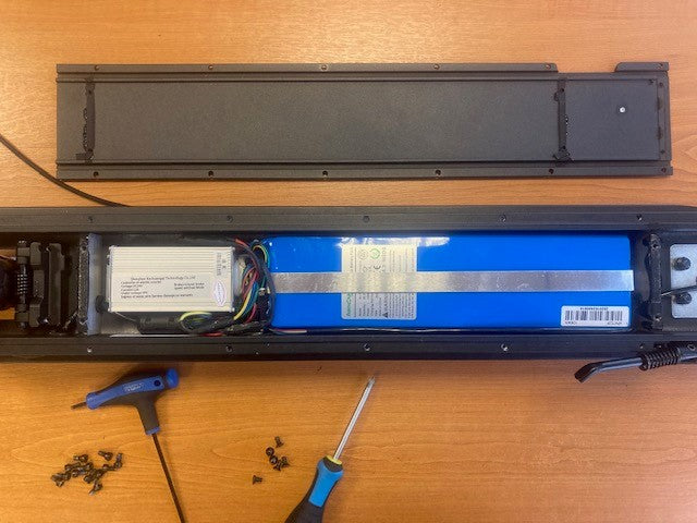 ZINC Eco electric scooter cable connection step 2 - preparing communication cable for installation