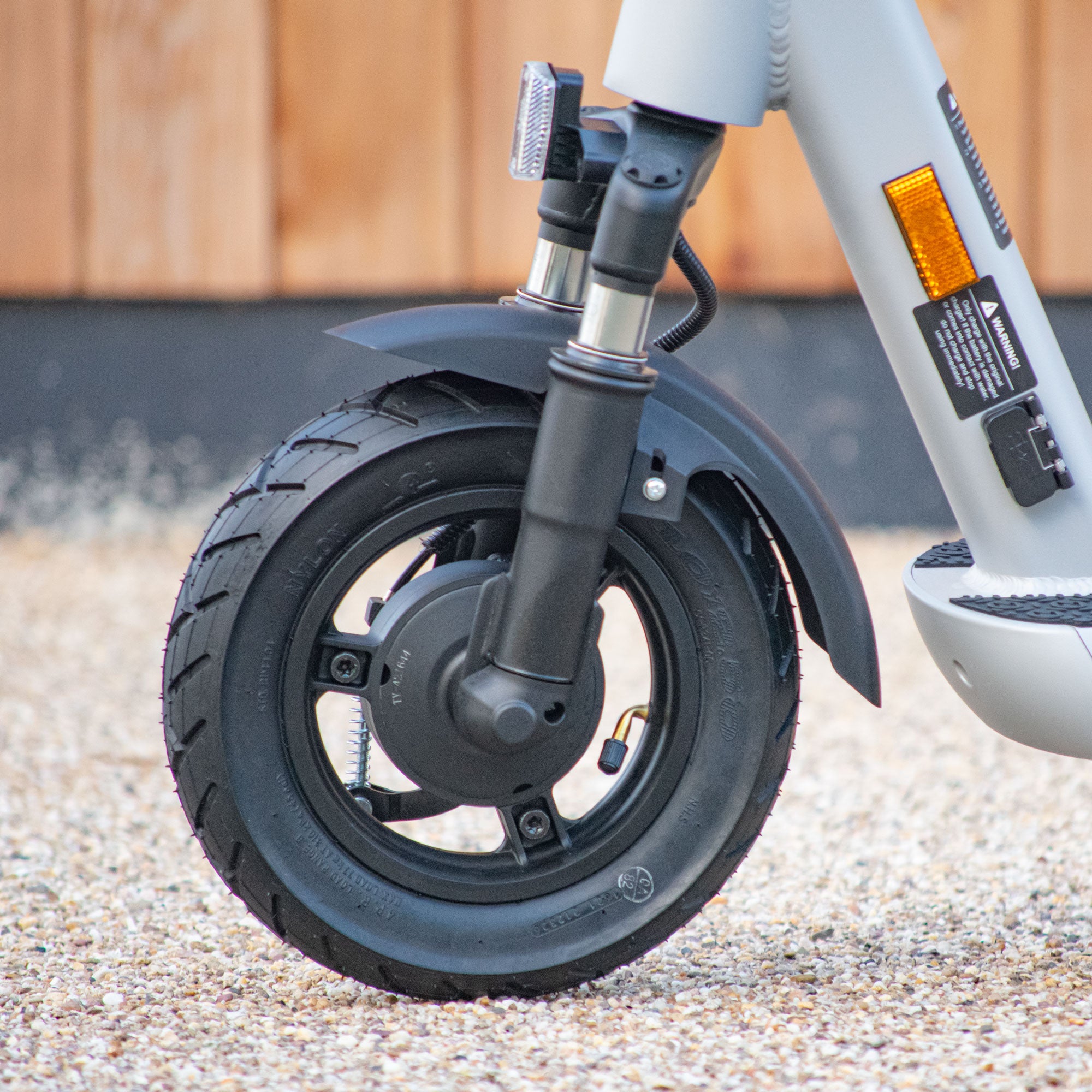 10-inch pneumatic front wheel with dual arm suspension for smooth bump-free riding experience